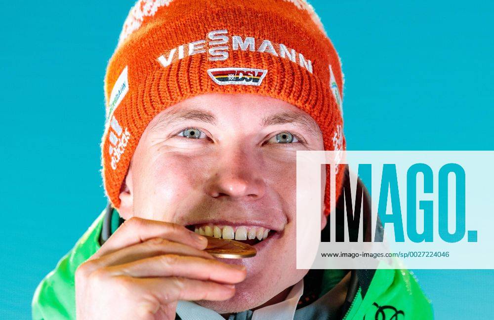 Medal Plaza, Hochfilzen, AUT, IBU Weltmeisterschaften Biathlon, Hochfilzen 2017, Sprint Herren, im Bild Sieger und Weltmeister Benedikt Doll (GER, Goldmedaillen Gewinner) World Champion and Gold Medalist Benedikt Doll of Germany during Winner Ceremony of the Mens Sprint of the IBU Biathlon World Championships during Winner Ceremony of the Mens Sprint of the IBU Biathlon World Championships at the Medal Plaza in Hochfilzen, Austria on 2017 02 11. Hochfilzen EP_fei