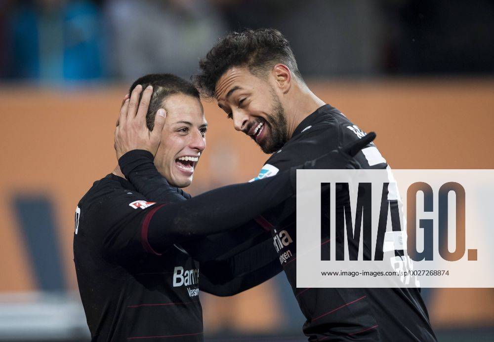 Javier HERNANDEZ, CHICCHARITO, Lev 7 Torjubel, Jubel nach dem Tor zum 1-3 Jubel, Freude, Emotionen, Feiern, Lachen, jubelt, freuen, reisst die Arme hoch, ballt die Faust mit Karim BELLARABI, Lev 38 FC AUGSBURG - BAYER 04 LEVERKUSEN 1-3 Fussball 1. Bundesliga , Augsburg, am 17.02.2017, 21.Spieltag, Saison 2016 2017, 1.Liga, 1.Bundesliga,FCA