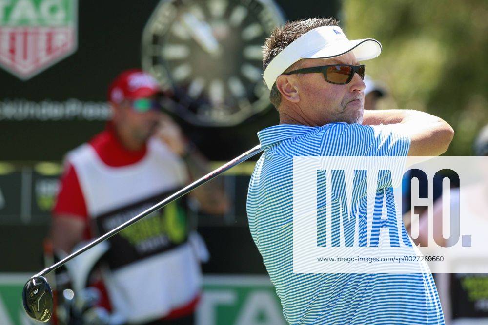 February 18th 2017, Lake Karrinyup Country Club, Perth, Western Australia, Australia; ISPS Handa World Super 6 Perth Golf Tournament Day 3 Robert Allenby (AUS) drives off the 2nd tee during his round on day 3 Woodleyx ActionPlus11847396