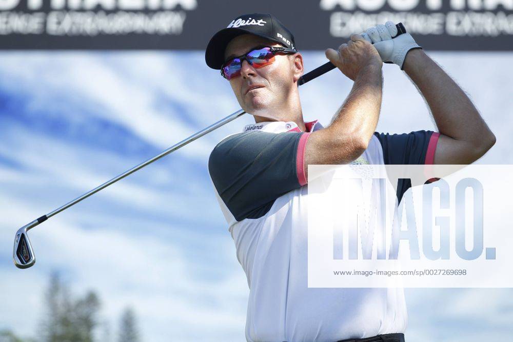 February 18th 2017, Lake Karrinyup Country Club, Perth, Western Australia, Australia; ISPS Handa World Super 6 Perth Golf Tournament Day 3 Daniel Fox (AUS) drives from the 17th tee during his round of 69 on day 3 Woodleyx ActionPlus11847420
