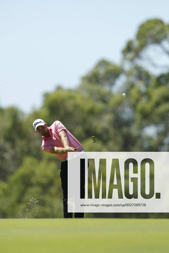 February 18th 2017, Lake Karrinyup Country Club, Perth, Western Australia, Australia; ISPS Handa World Super 6 Perth Golf Tournament Day 3 Jake Higginbottom (AUS) plays an approach shot on the 4th fairway during his round on day 3 Woodleyx ActionPlus11847427