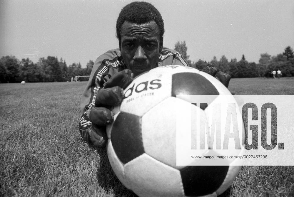 WM 1974, Nationalmannschaft Haiti in der Sportschule Grünwald, Torwart Ewilner Piquant
