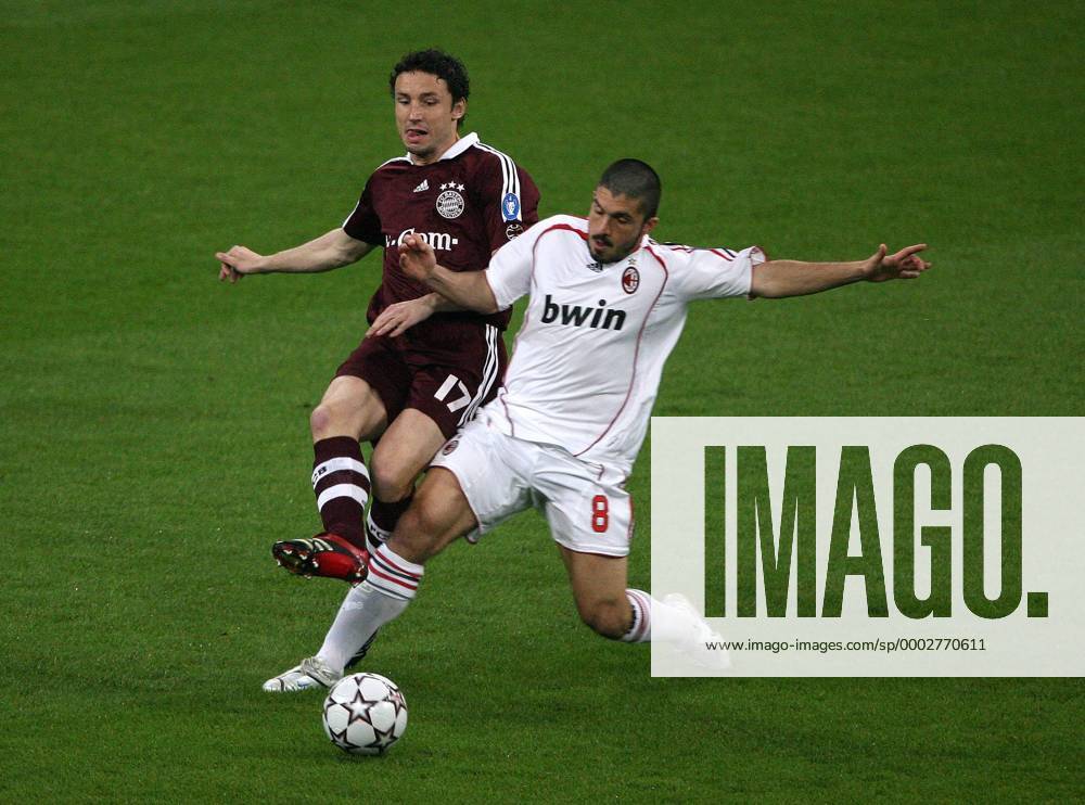 Gennaro Gattuso (AC Mailand, re.) gegen Mark van Bommel (Bayern) - Fußball EC 1 Herren Champions League 2006 2007, FC Bayern München - AC Mailand 0:2, Viertelfinale, Milan Gruppe München Dynamik, Kampf, Fußball EC 1 Herren Champions League 2006 2007, FC Bayern München - AC Mailand 0:2, Viertelfinale, Milan Gruppe München Dynamik, Kampf,