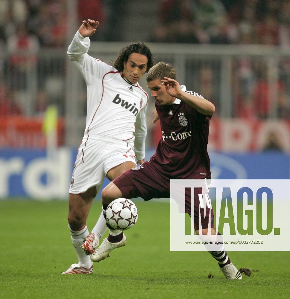 Lukas Podolski (Bayern, re.) gegen Alessandro Nesta (AC Mailand) Fußball EC 1 Herren Champions League 2006 2007, FC Bayern München - AC Mailand 0:2, Milan Gruppe München Dynamik, Fußball EC 1 Herren Champions League 2006 2007, FC Bayern München - AC Mailand 0:2, Milan Gruppe München Dynamik,