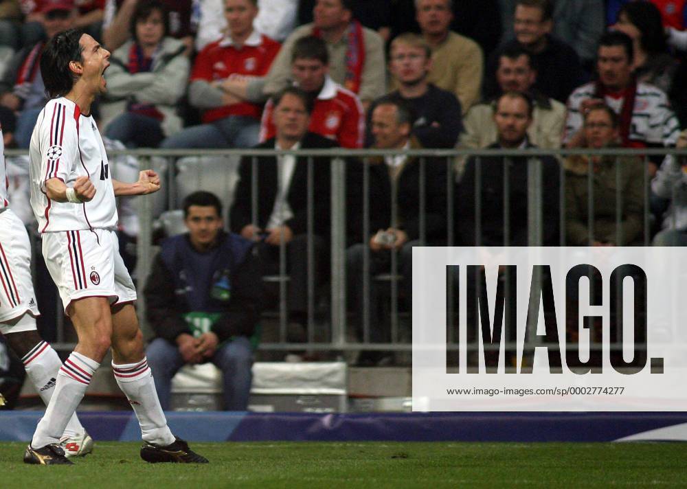 Torschütze Filippo Inzaghi (AC Mailand) jubelt vor betretenen Bayern Fans - Fußball EC 1 Herren Champions League 2006 2007, FC Bayern München - AC Mailand 0:2, Milan Einzelbild München Freude, Begeisterung, Fußball EC 1 Herren Champions League 2006 2007, FC Bayern München - AC Mailand 0:2, Milan Einzelbild München Freude, Begeisterung,
