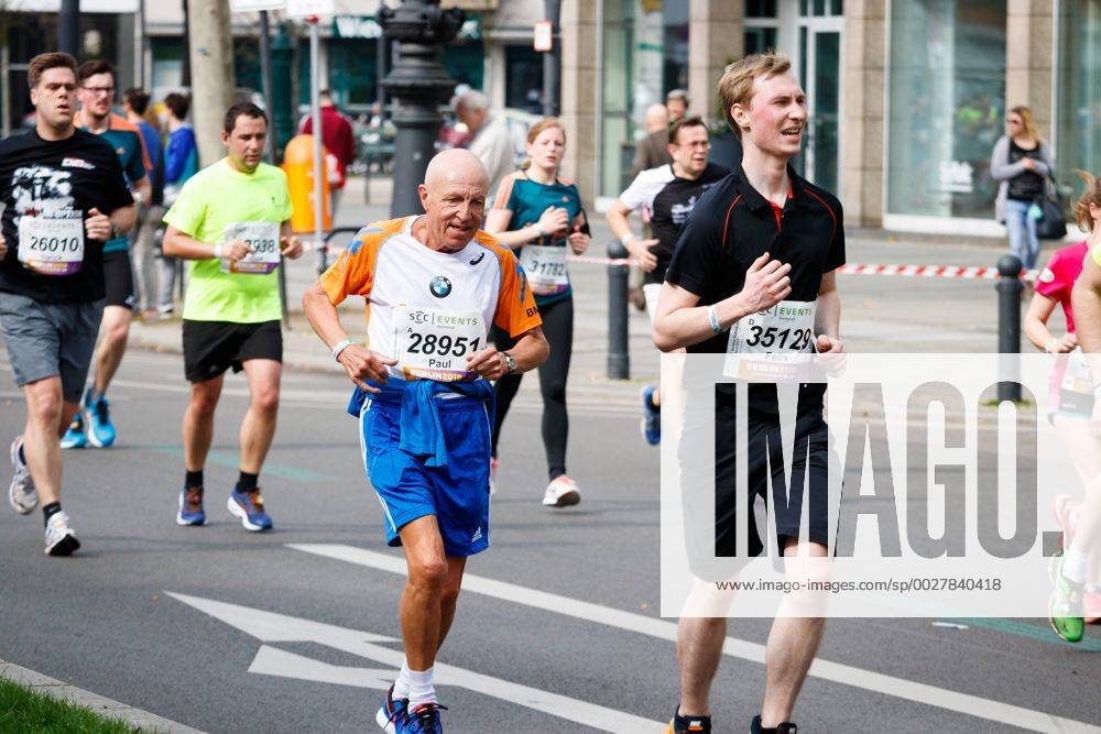 Stefan-zeitz.de, 02.04.2017, Berlin, Deutschland, GER, 37. Berliner Halbmarathon, Kurfürstendamm Höhe Adenauerplatz, ein älterer Läufer ist zu sehen Paul