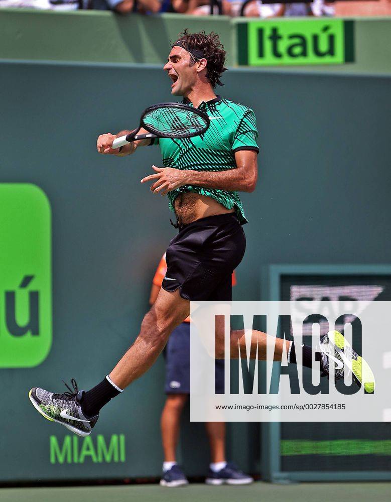 - SPORT April 2, 2017 - Key Biscayne, FL, USA - Roger Federer jumps for joy after winning the men s final at the Miami Open against Rafael Nadal on Sunday, April 2, 2017 at the Crandon Park Tennis Center in Key Biscayne, Fla. Miami Open men s final - ZUMAm67_ 20170402_zaf_m67_010