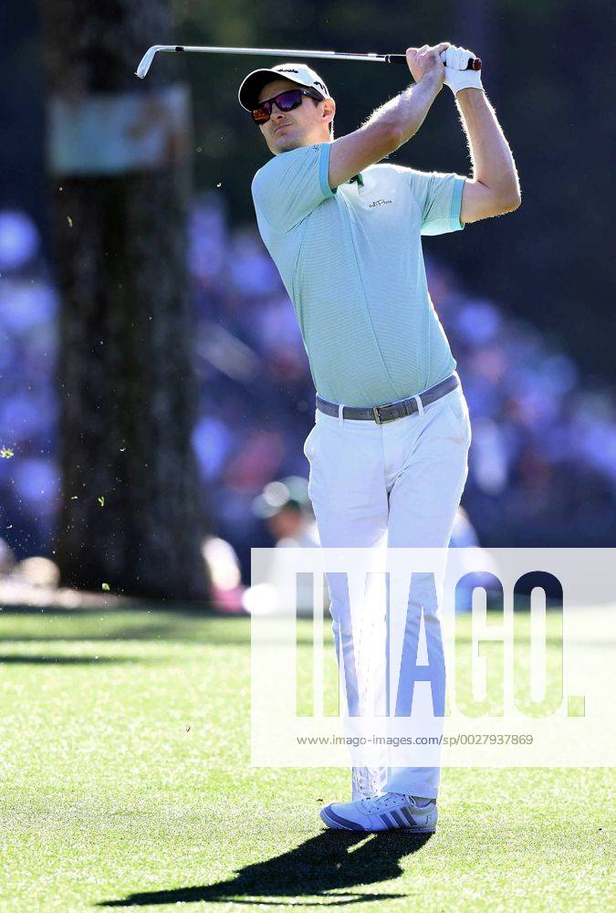 Golf: Rose, Garcia share Masters lead after 3 rounds Justin Rose of England hits his second shot on the 17th hole during the third round of the Masters Tournament at Augusta National Golf Club on April 8, 2017. Rose shot a 5-under 67 to move into a share of the lead with Sergio Garcia of Spain at 6 under.