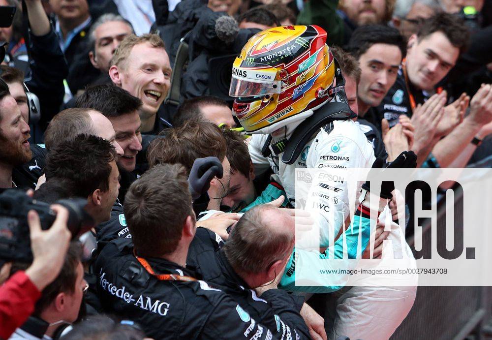 (170409) -- SHANGHAI, April 9, 2017 -- Mercedes driver Lewis Hamilton of Britain celebrates after winning the Formula One Chinese Grand Prix at the Shanghai International Circuit in Shanghai, east China, April 9, 2017. ) (SP)CHINA-SHANGHAI-F1-2017 CHINESE GRAND PRIX(CN) fanxjun