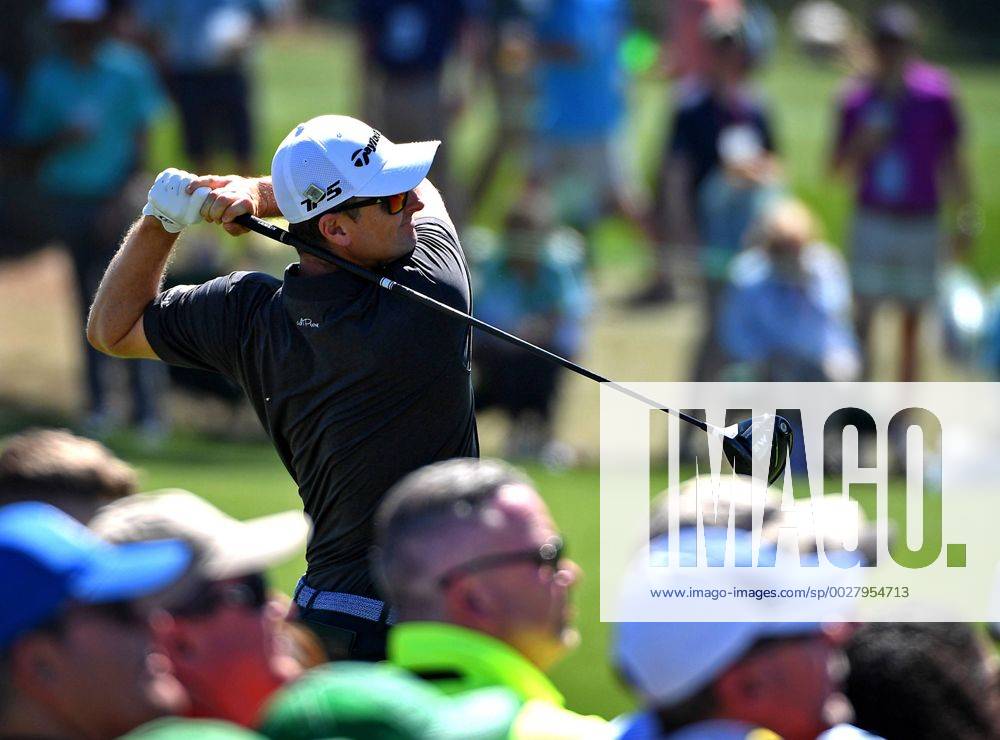 Augusta, GA, USA - Justin Rose follows through on his drive from the third tee box during the final round of the Masters Tournament on Sunday, April 9, 2017 at Augusta National Golf Club in Augusta, Ga. 2017 Masters Round 4 - ZUMAm67_ 20170409_zaf_m67_020