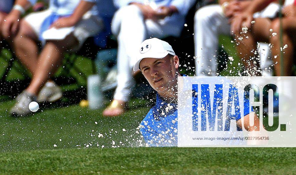 Augusta, GA, USA - Jordan Spieth hits from a sand bunker at the second green during the final round of the Masters Tournament on Sunday, April 9, 2017 at Augusta National Golf Club in Augusta, Ga. 2017 Masters Round 4 - ZUMAm67_ 20170409_zaf_m67_034