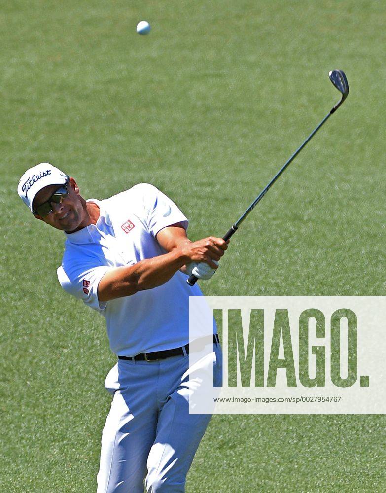 Augusta, GA, USA - Adam Scott chips his ball onto the second green during the final round of the Masters Tournament on Sunday, April 9, 2017 at Augusta National Golf Club in Augusta, Ga. 2017 Masters Round 4 - ZUMAm67_ 20170409_zaf_m67_041