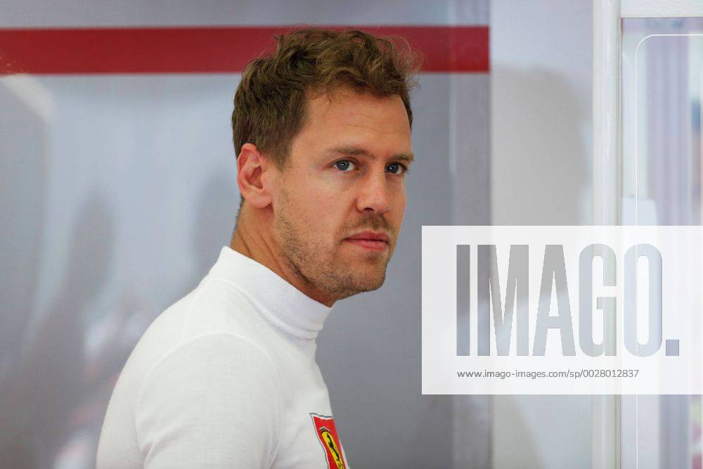 Motorsports: FIA Formula One World Championship WM Weltmeisterschaft 2017, Grand Prix of Bahrain, 5 Sebastian Vettel (GER, Scuderia Ferrari) Sakhir Bahrain ZWEIx