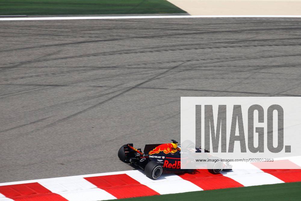 Motorsports: FIA Formula One World Championship WM Weltmeisterschaft 2017, Grand Prix of Bahrain, 3 Daniel Ricciardo (AUS, Red Bull Racing), Sakhir Bahrain ZWEIx