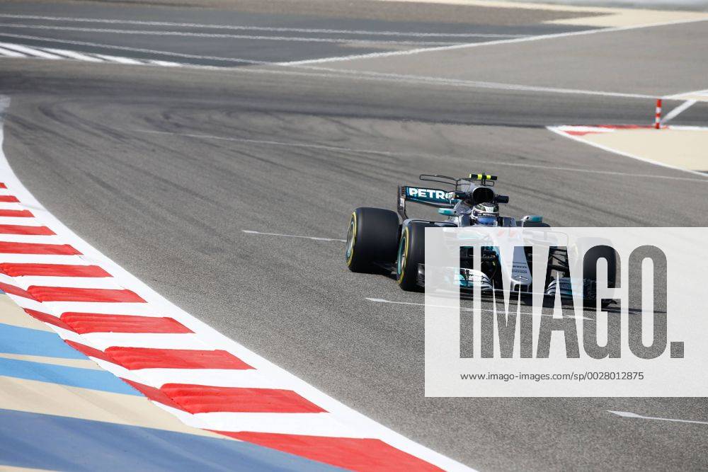 Motorsports: FIA Formula One World Championship WM Weltmeisterschaft 2017, Grand Prix of Bahrain, 77 Valtteri Bottas (FIN, Mercedes AMG Petronas) Sakhir Bahrain ZWEIx
