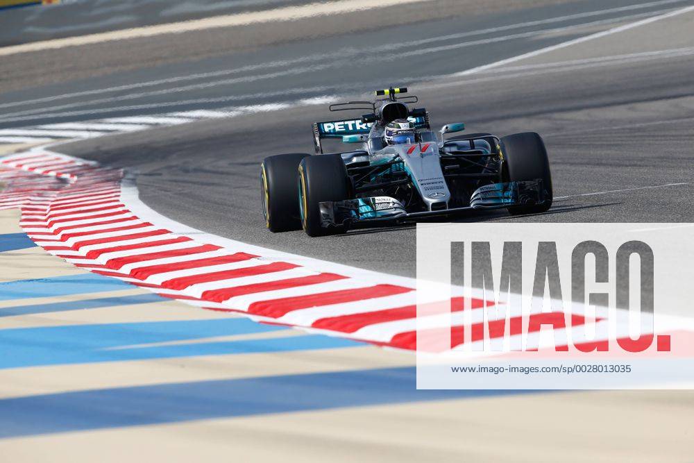Motorsports: FIA Formula One World Championship WM Weltmeisterschaft 2017, Grand Prix of Bahrain, 77 Valtteri Bottas (FIN, Mercedes AMG Petronas) Sakhir Bahrain ZWEIx