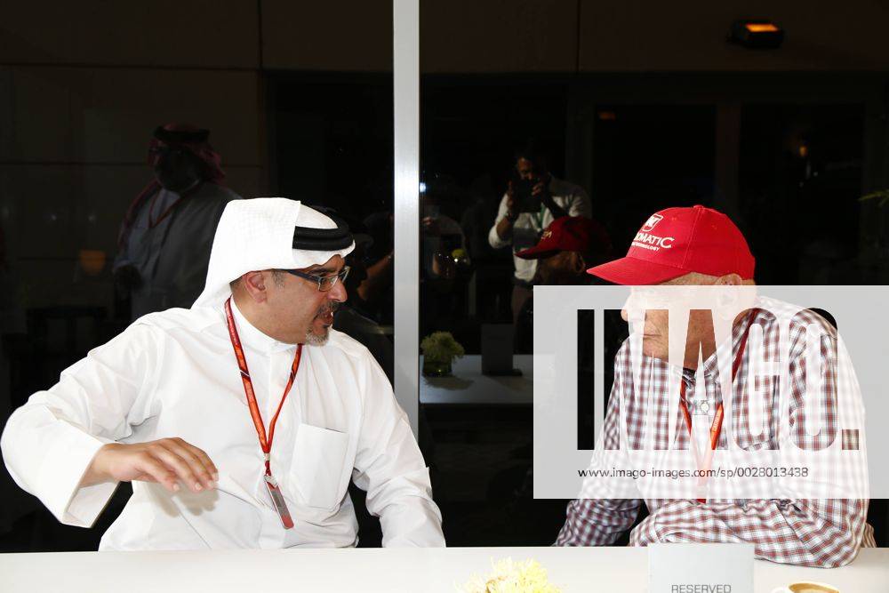 Motorsports: FIA Formula One World Championship WM Weltmeisterschaft 2017, Grand Prix of Bahrain, Niki Lauda (AUT, Mercedes AMG Petronas Formula One Team), Sakhir Bahrain ZWEIx