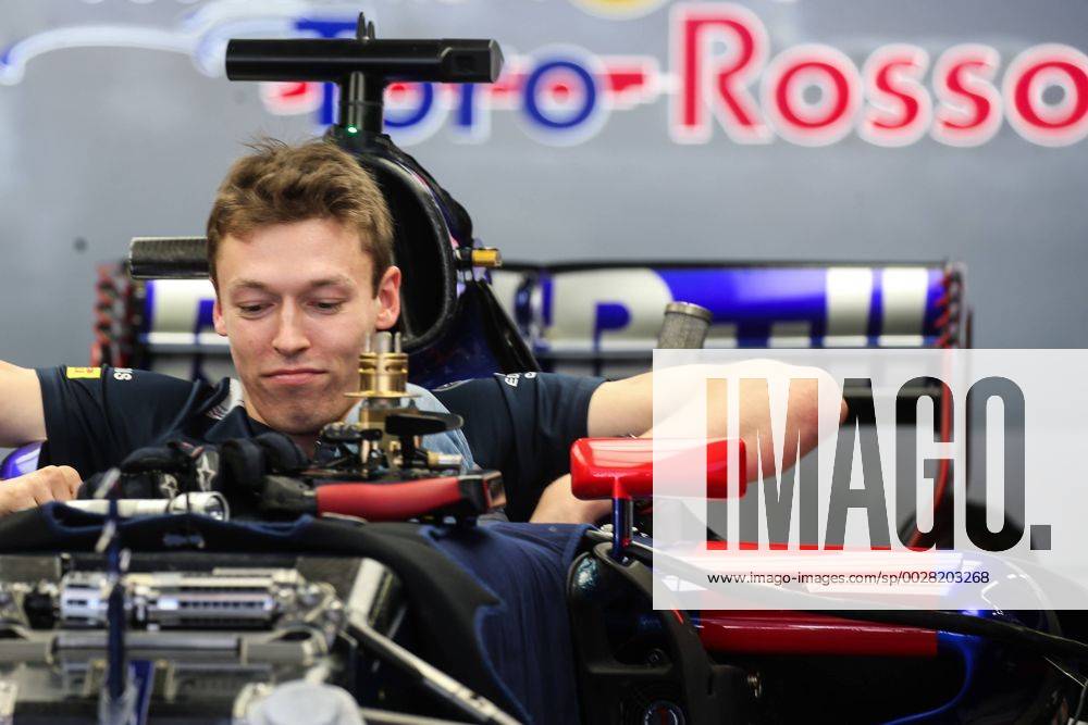 Formel 1, GP von Russland SOCHI, RUSSIA - APRIL 27, 2017: Toro Rosso Formula One driver Daniil Kvyat of Russia sits in a racing car in a paddock area at the Sochi Autodrom racing circuit ahead of the 2017 Formula One Russian Grand Prix. Vyacheslav Prokofyev TASS TS049D9C