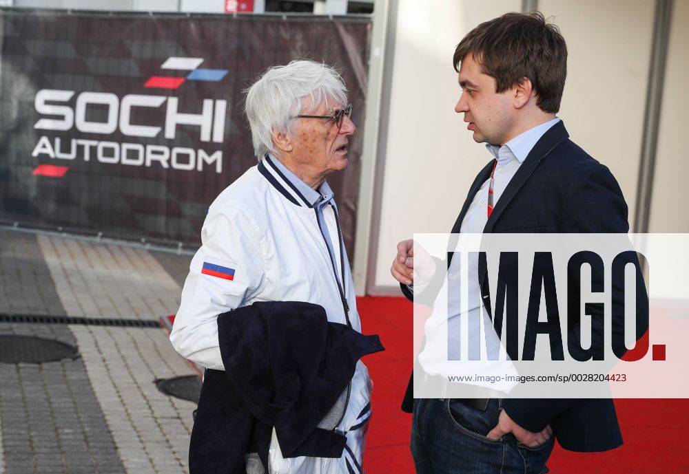 Formel 1, GP von Russland SOCHI, RUSSIA - APRIL 27, 2017: Bernard Charles Bernie Ecclestone (L), president of the Formula One Management and Formula 1 Administration (FOA), and Formula 1 Russian Grand Prix promoter Sergey Vorobyev talking in a paddock at the Sochi Autodrom racing circuit ahead of the 2017 Formula One Russian Grand Prix. Vyacheslav Prokofyev TASS TS049E6E