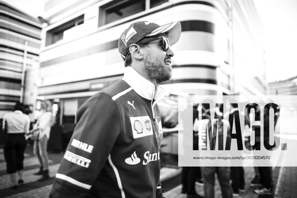 Formel 1, GP von Russland Motorsports: FIA Formula One World Championship WM Weltmeisterschaft 2017, Grand Prix of Russia, 5 Sebastian Vettel (GER, Scuderia Ferrari), Sotschi Russia ZWEIx