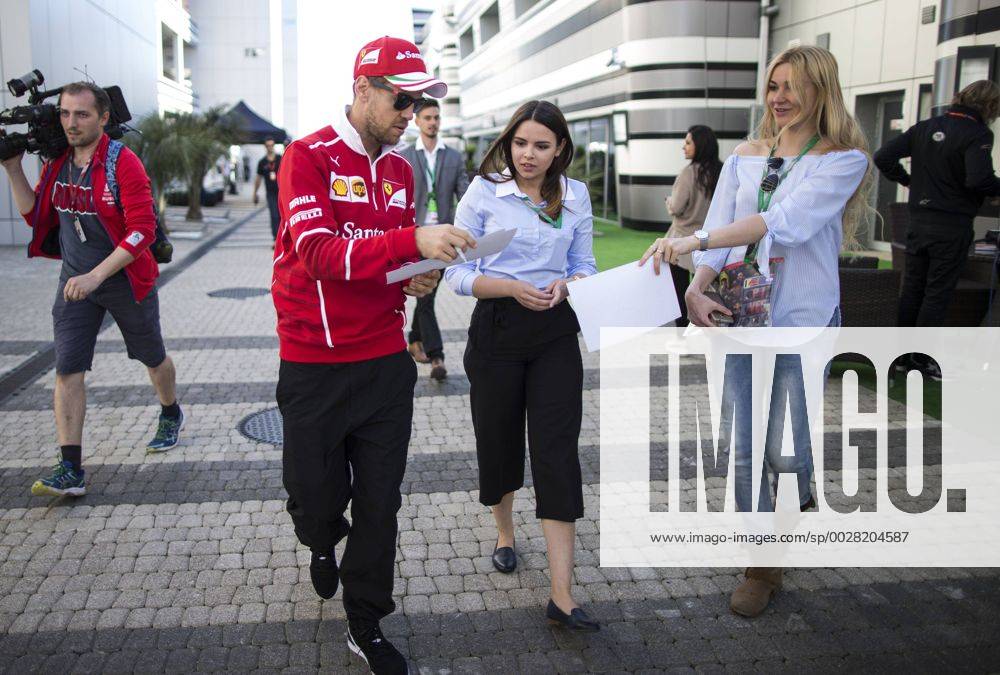 Formel 1, GP von Russland Motorsports: FIA Formula One World Championship WM Weltmeisterschaft 2017, Grand Prix of Russia, 5 Sebastian Vettel (GER, Scuderia Ferrari), Sotschi Russia ZWEIx