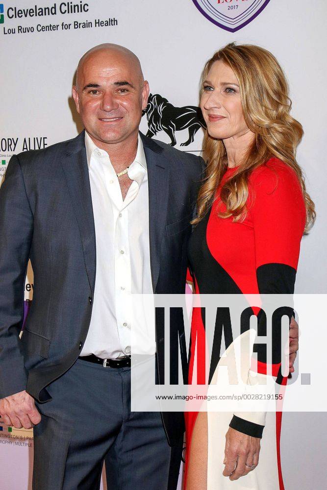 Andre Agassi und Steffi Graf bei der Keep Memory Alive s 21st Annual Power of Love Gala am 27.04.2017 in Las Vegas Keep Memory Alive s 21st Annual Power of Love Gala in Las Vegas André Agassi and Steffi Graf at the keep Memory Herrera S 21st Annual Power of Love Gala at 27 04 2017 in Las Vegas keep Memory Herrera S 21st Annual Power of Love Gala in Las Vegas Andre Agassi und Steffi Graf bei der Keep Memory Alive s 21st Annual Power of Love Gala am 27 04 201 imago 78308954
