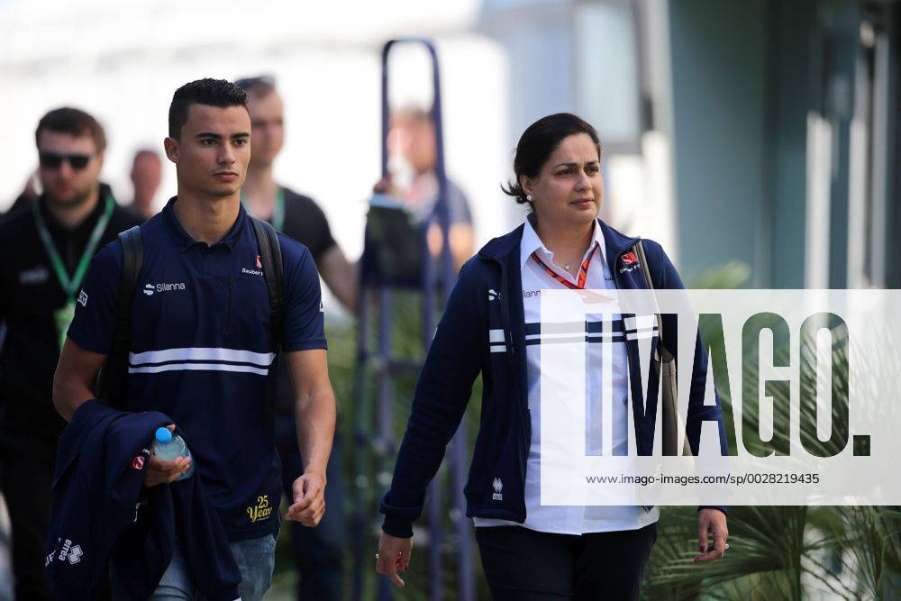 Russian Grand Prix, Sochi 27 - 30 April 2017 29.04.2017 - Pascal Wehrlein (GER) Sauber C36 and Monisha Kaltenborn (AUT), CEO and Team Principal, Sauber F1 Team