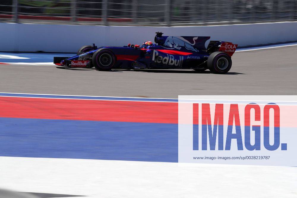 Russian Grand Prix, Sochi 27 - 30 April 2017 29.04.2017 - Free Practice 3, Daniil Kvyat (RUS) Scuderia Toro Rosso STR12