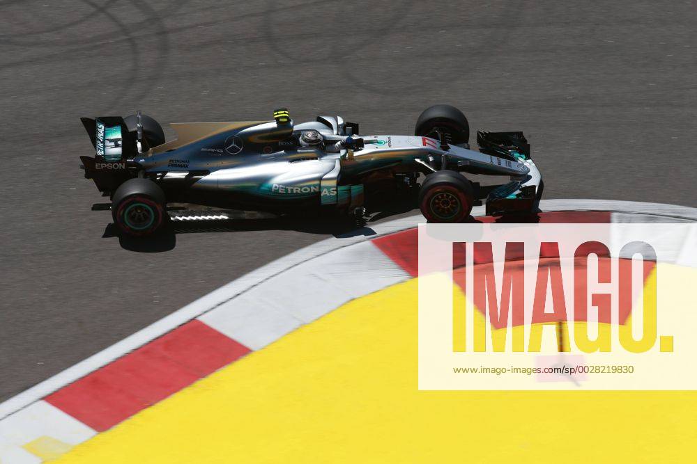 Motorsports: FIA Formula One World Championship WM Weltmeisterschaft 2017, Grand Prix of Russia, 77 Valtteri Bottas (FIN, Mercedes AMG Petronas), Sotschi Russia ZWEIx