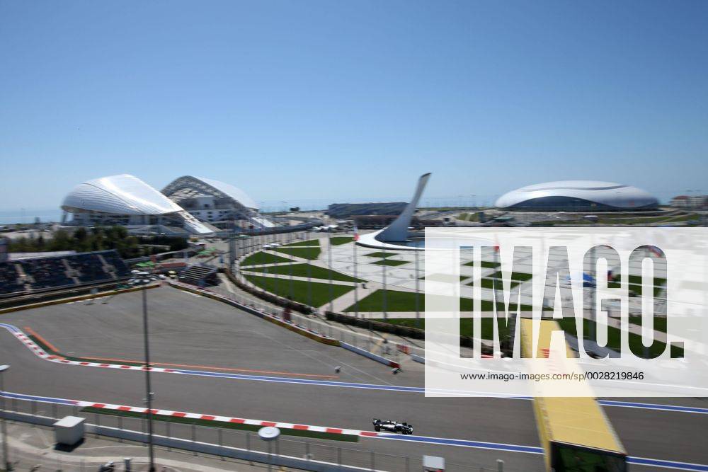 Motorsports: FIA Formula One World Championship WM Weltmeisterschaft 2017, Grand Prix of Russia, 44 Lewis Hamilton (GBR, Mercedes AMG Petronas F1 Team), Sotschi Russia ZWEIx