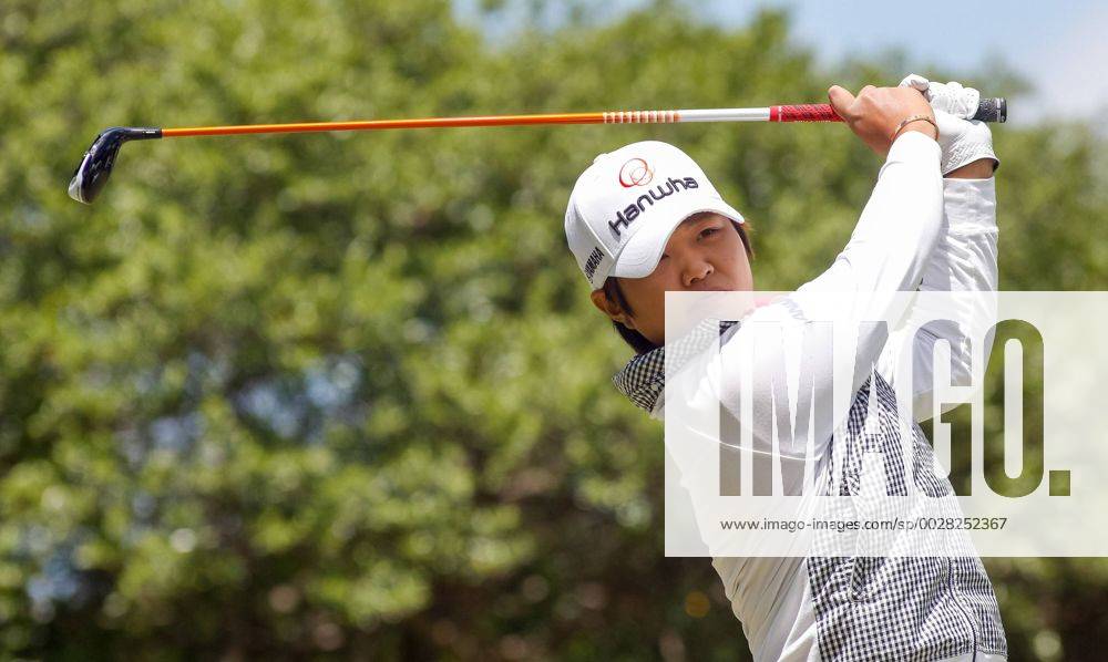 Irving, TX, USA - Haru Nomura tees off on the second hole during the final round of the Volunteers of America Texas Shootout on Sunday, April 30, 2017 at Las Colinas Country Club in Irving, Texas. Final Round of the LPGA Golf Damen Texas Shootout - ZUMAm67_ 20170430_zaf_m67_132