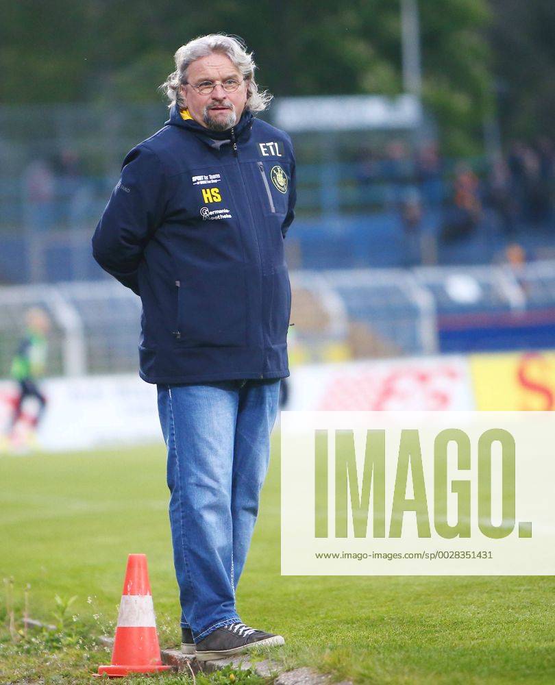 Leipzig, 05.05.2017, Bruno-Plache-Stadion, Fußball, Regionalliga Nordost, 32.Spieltag , 1.FC Lok Leipzig vs. TSG Neustrelitz 3:1 (3:0). , Im Bild: Trainer Heiko Scholz (Lok). , PP160120HCLC