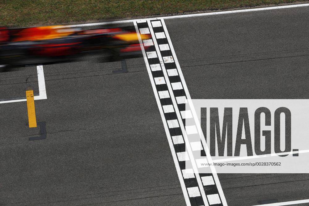 Motorsports: FIA Formula One World Championship WM Weltmeisterschaft 2017, Grand Prix of Spain, 3 Daniel Ricciardo (AUS, Red Bull Racing), Barcelona Spain ZWEIx