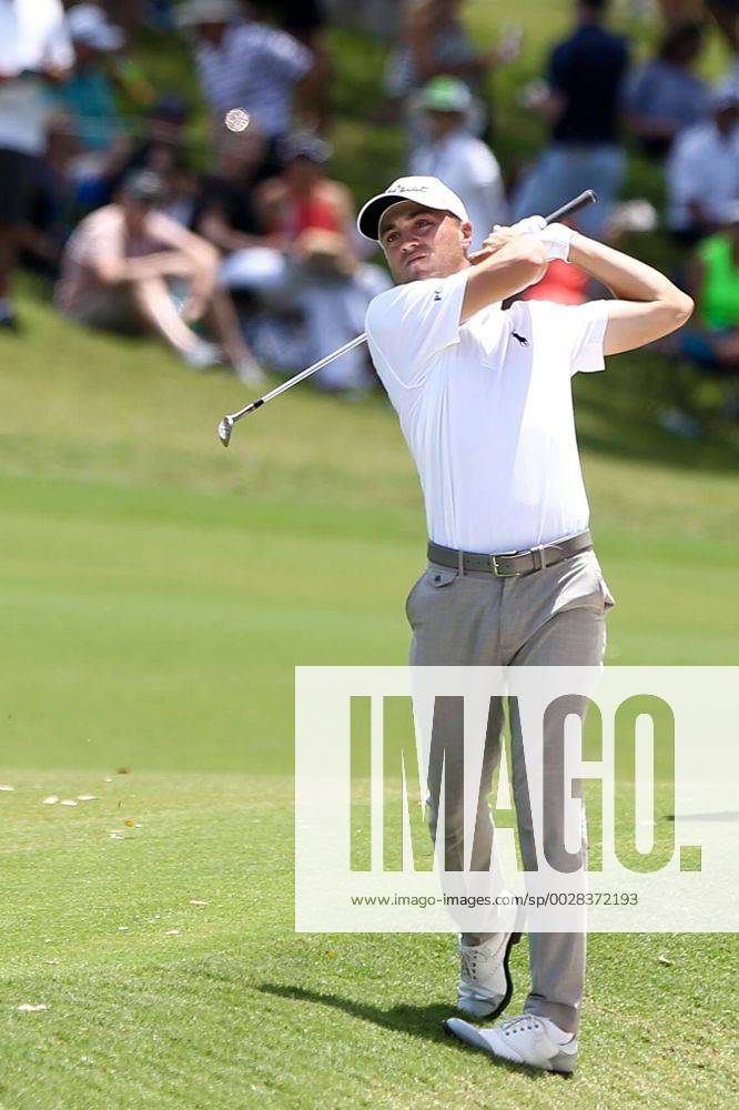 - SPORT May 12, 2017 - Ponte Vedra Beach, Florida, United States - Justin Thomas hits out of a bunker on the 9th green during the second round of The PLAYERS Championship at TPC Sawgrass. Golf 2017: The PLAYERS Championship - Round 2 - ZUMAw109 20170512_zap_w109_027