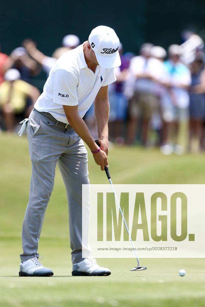 Ponte Vedra Beach, Florida, United States - Justin Thomas putts the 9th green during the second round of The PLAYERS Championship at TPC Sawgrass. Golf 2017: The PLAYERS Championship - Round 2 - ZUMAw109 20170512_zap_w109_009