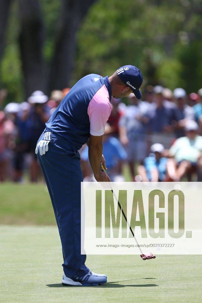 Ponte Vedra Beach, Florida, United States - Sergio Garcia putts the 9th green during the second round of The PLAYERS Championship at TPC Sawgrass. Golf 2017: The PLAYERS Championship - Round 2 - ZUMAw109 20170512_zap_w109_024