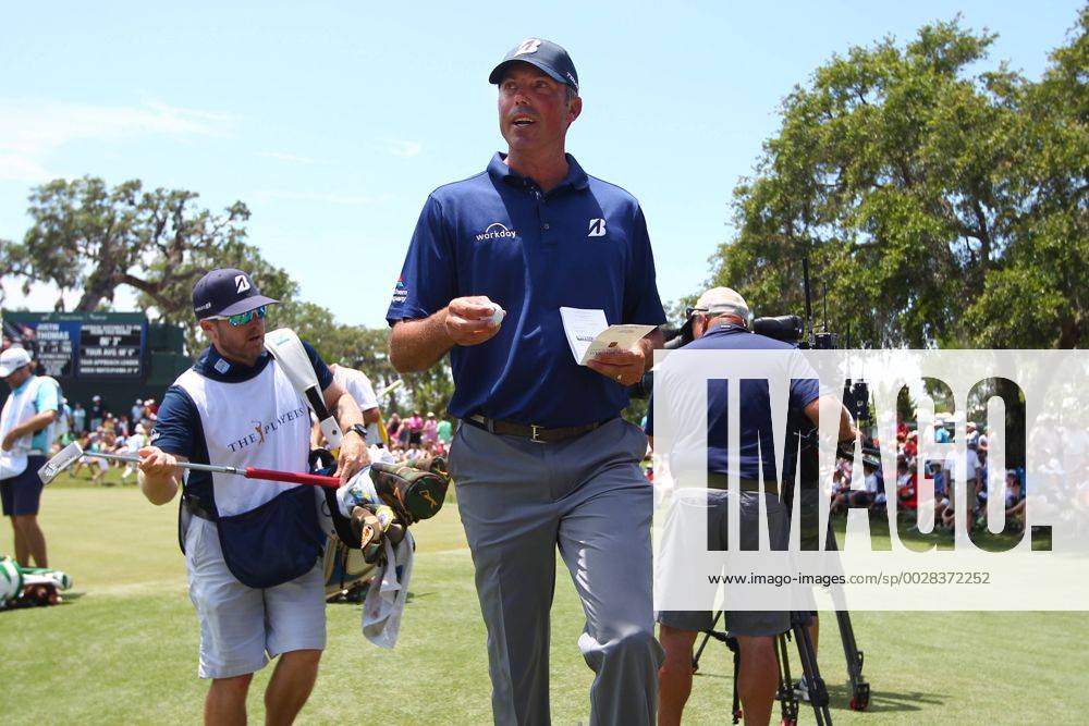 Ponte Vedra Beach, Florida, United States - Matt Kuchar walks off the 9th green during the second round of The PLAYERS Championship at TPC Sawgrass. Golf 2017: The PLAYERS Championship - Round 2 - ZUMAw109 20170512_zap_w109_025