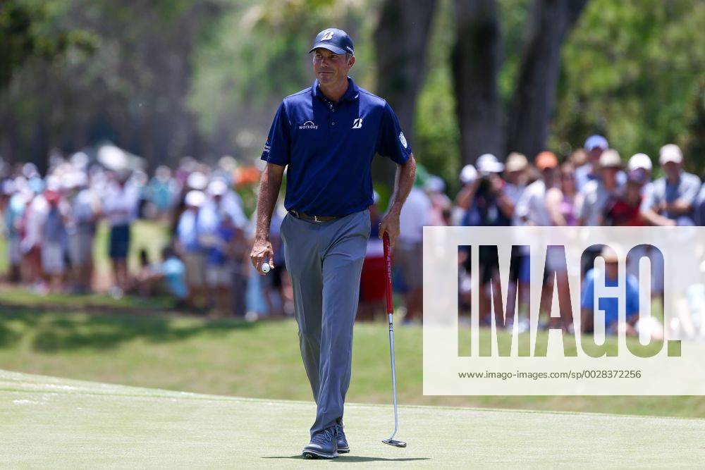 Ponte Vedra Beach, Florida, United States - Matt Kuchar walks off the 9th green during the second round of The PLAYERS Championship at TPC Sawgrass. Golf 2017: The PLAYERS Championship - Round 2 - ZUMAw109 20170512_zap_w109_012
