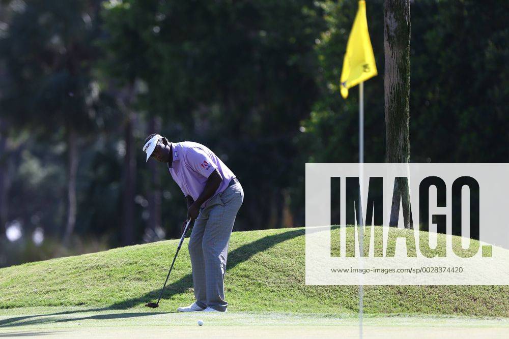 Ponte Vedra Beach, Florida, United States - Vijay Singh putts the 10th green during the second round of The PLAYERS Championship at TPC Sawgrass. Golf 2017: The PLAYERS Championship - Round 2 - ZUMAw109 20170512_zap_w109_054