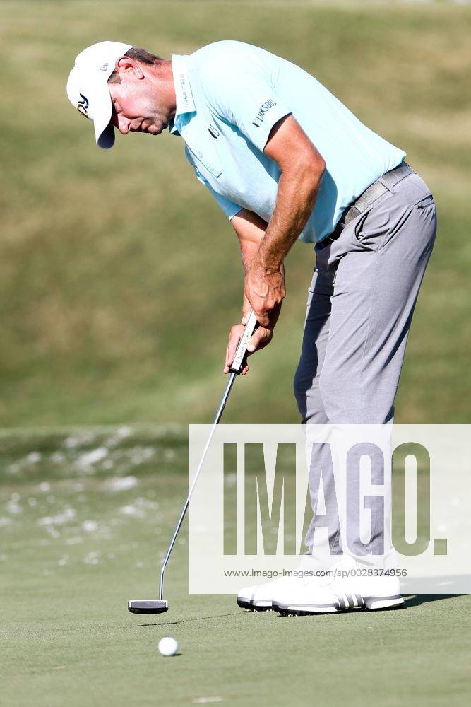 Ponte Vedra Beach, Florida, United States - Lucas Glover putts the 9th green during the second round of The PLAYERS Championship at TPC Sawgrass. Golf 2017: The PLAYERS Championship - Round 2 - ZUMAw109 20170512_zap_w109_076
