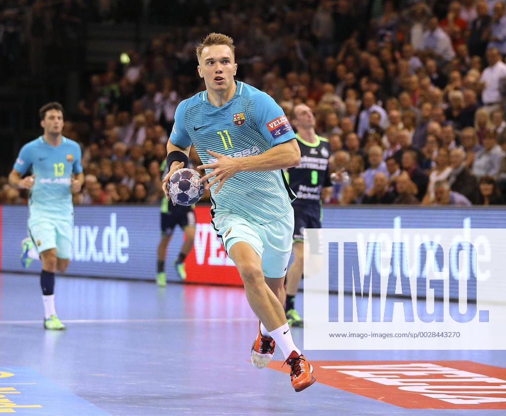 Foto : am Ball Lasse Andersson Barca Handball Herren am 05.10.2016 Champions - League SG Flensburg - CF Barcelona