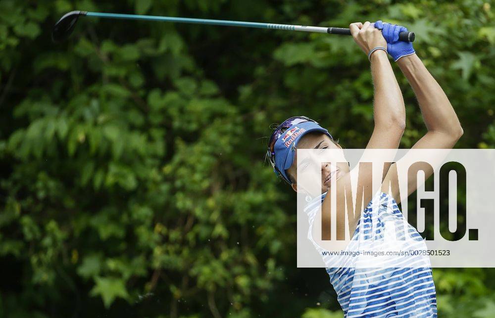 Lexi Thompson tees off on the 6th hole during the final round of the Kingsmill Championship on the Kingsmill Resort River Course in Williamsburg, Virginia. CSM LPGA Golf Damen 2017: Kingsmill Championship Final Round MAY 21 - ZUMAc04_ 20170521_zaf_c04_112