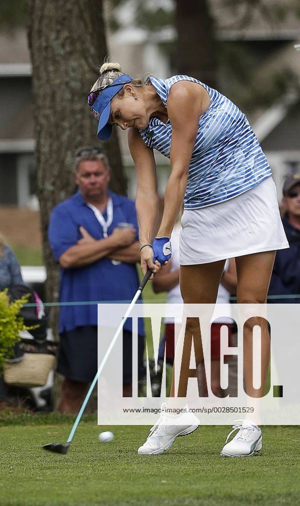 Lexi Thompson tees off on the 12th hole during the final round of the Kingsmill Championship on the Kingsmill Resort River Course in Williamsburg, Virginia. CSM LPGA Golf Damen 2017: Kingsmill Championship Final Round MAY 21 - ZUMAc04_ 20170521_zaf_c04_118
