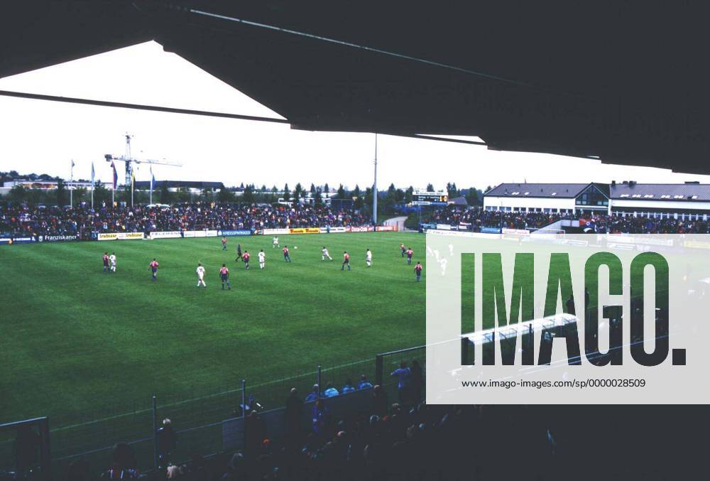 Fußball, Stadiongeschichte SpVgg Unterhaching Das Stadion am Sportpark in Unterhaching Fußball 2. BL Herren 2. Bundesliga, Saison 1997 98, Spielstätte SpVgg Unterhaching Totale Stadion Am Sportpark Unterhaching