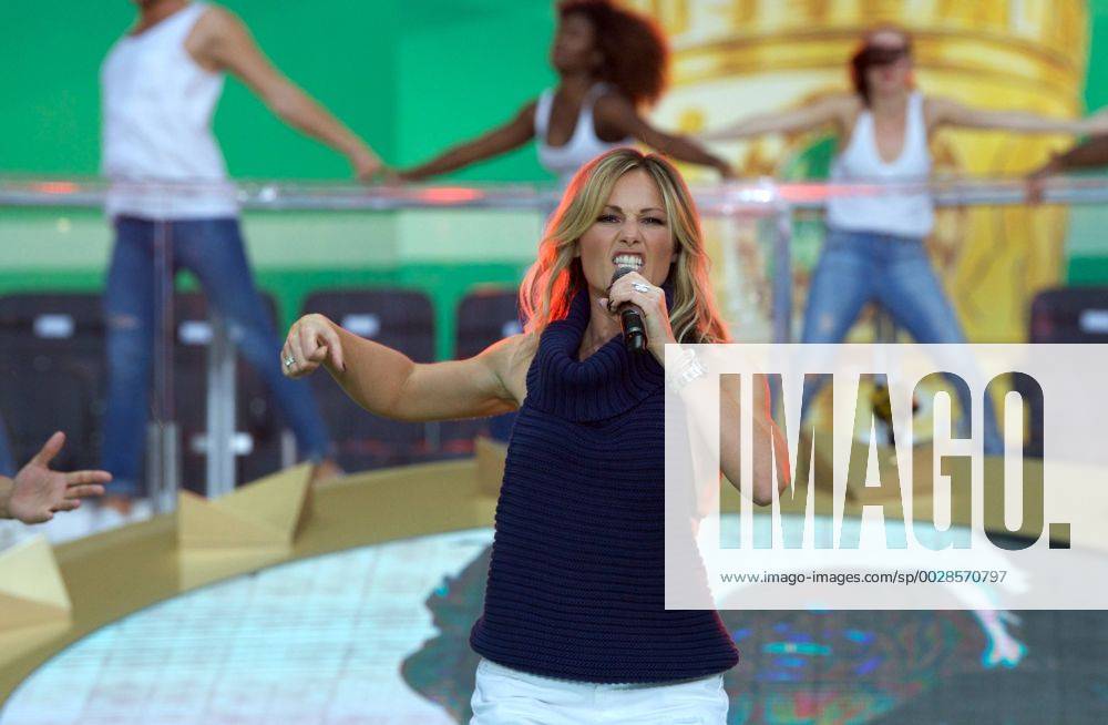 Fussball Berlin Olympiastadion 27.05.2017 DFB Pokalfinale Eintracht Frankfurt geg Borussia Dortmund 1 : 2 Halbzeit Konzert Auftritt Helene FISCHER Saengerin Schlagerstar