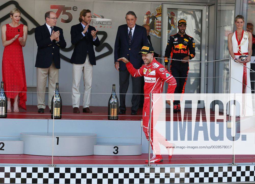 Sebastian Vettel (Scuderia Ferrari) jubelt auf dem Podium, Grosser Preis von Monaco 2017, Motorsport, Formel 1, Siegerehrung, 28.05.2017, Monte Carlo