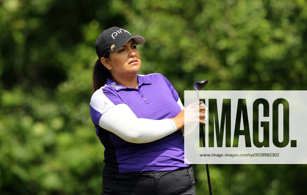 Ann Arbor, Michigan, United States - Lizette Salas of the United States tees off on the 7th tee during the final round of the LPGA Golf Damen Volvik Championship at Travis Pointe Country Club, Ann Arbor, MI, USA Sunday, May 28, 2017. LPGA Volvik Championship - ZUMAn230 20170528_zaa_n230_262