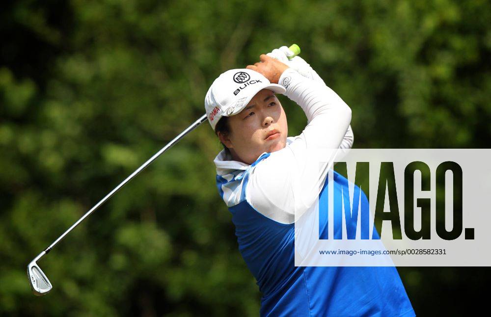 Ann Arbor, Michigan, United States - Shanshan Feng of China tees off on the 7th tee during the final round of the LPGA Golf Damen Volvik Championship at Travis Pointe Country Club, Ann Arbor, MI, USA Sunday, May 28, 2017. LPGA Volvik Championship - ZUMAn230 20170528_zaa_n230_276