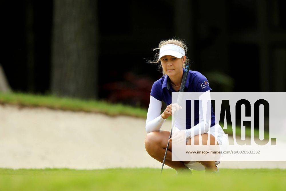 Ann Arbor, Michigan, United States - Nelly Korda of Bradenton, Florida waits on the 6th green during the final round of the LPGA Golf Damen Volvik Championship at Travis Pointe Country Club, Ann Arbor, MI, USA Sunday, May 28, 2017. LPGA Volvik Championship - ZUMAn230 20170528_zaa_n230_277
