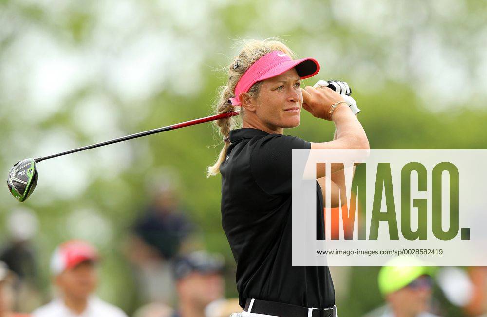 Ann Arbor, Michigan, United States - Suzann Pettersen of Norway tees off on the 17th tee during the final round of the LPGA Golf Damen Volvik Championship at Travis Pointe Country Club, Ann Arbor, MI, USA Sunday, May 28, 2017. LPGA Volvik Championship - Final Round - ZUMAn230 20170528_zaa_n230_305